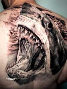 final tribal tattoo tatuaje realista tiburon blanco y negro