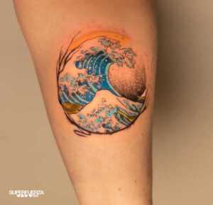 Ola kanagawa Final tribal tattoo piercing arte en el tatuaje