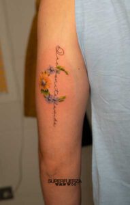 flores fine line color final tribal tattoo y piercing