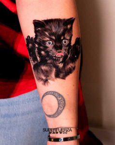 gatito realista final tribal tattoo